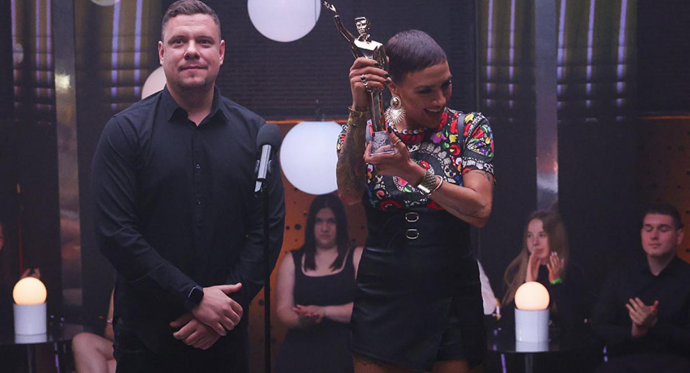 Tóth Gabi az év női előadója a közmédiánál