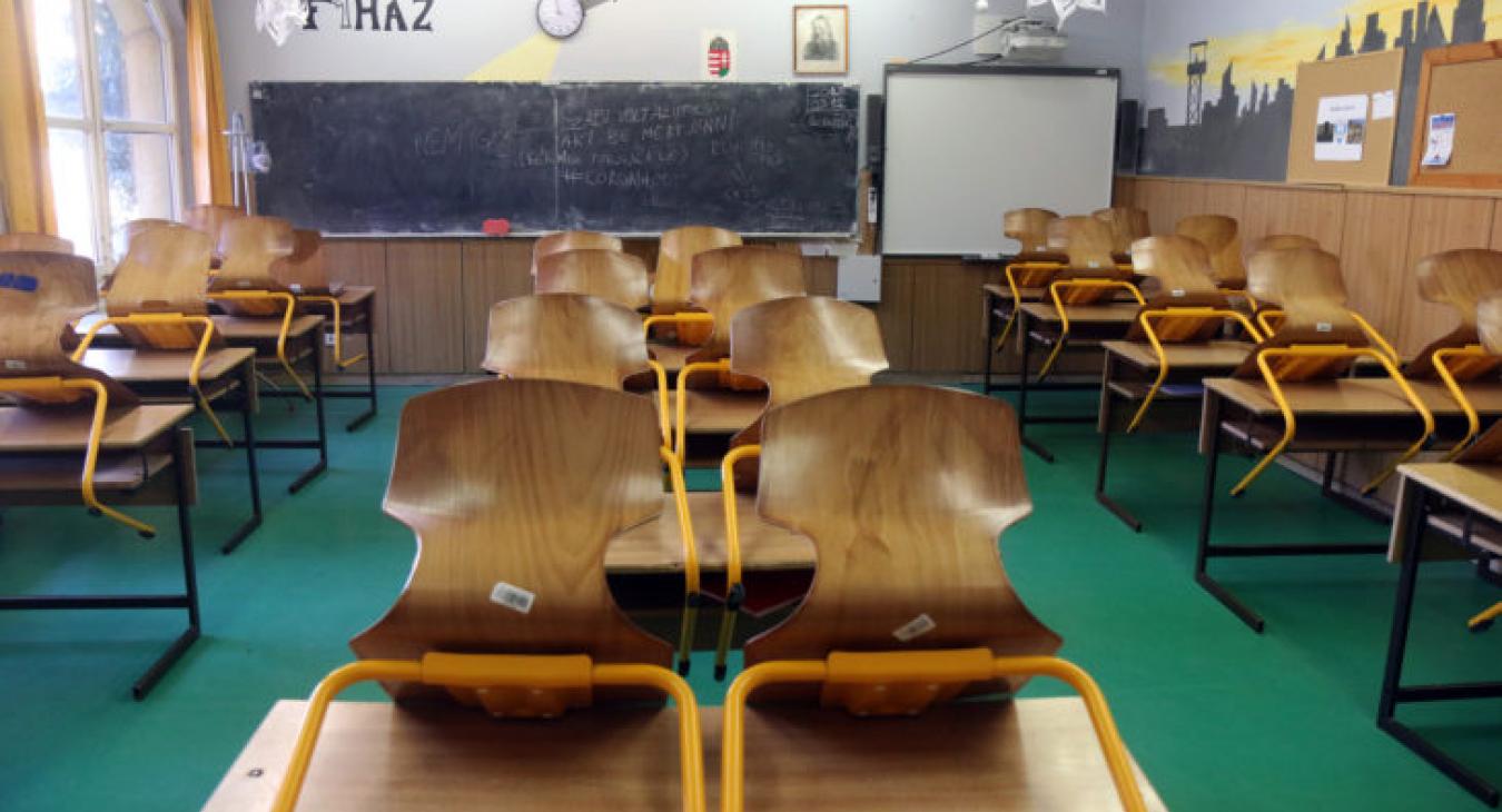 Megagadályozná a státusztörvény, hogy ősztől tömegesen felmondhassanak a tanárok