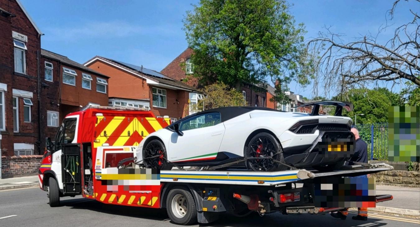 Antiszociális közúti viselkedés miatt lefoglaltak két Lamporghinit