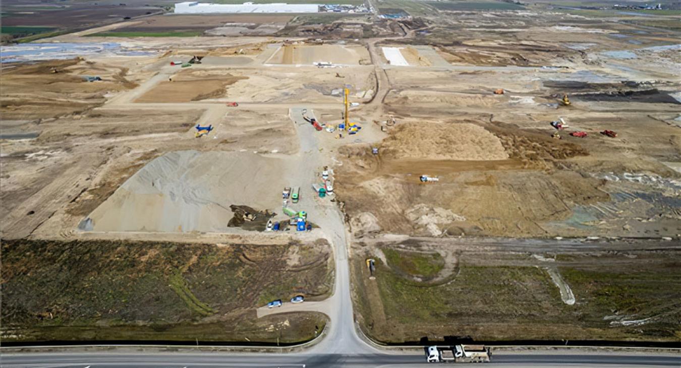 Harminc futballpályányi épületre kapott engedélyt Debrecenben a kínai CATL 