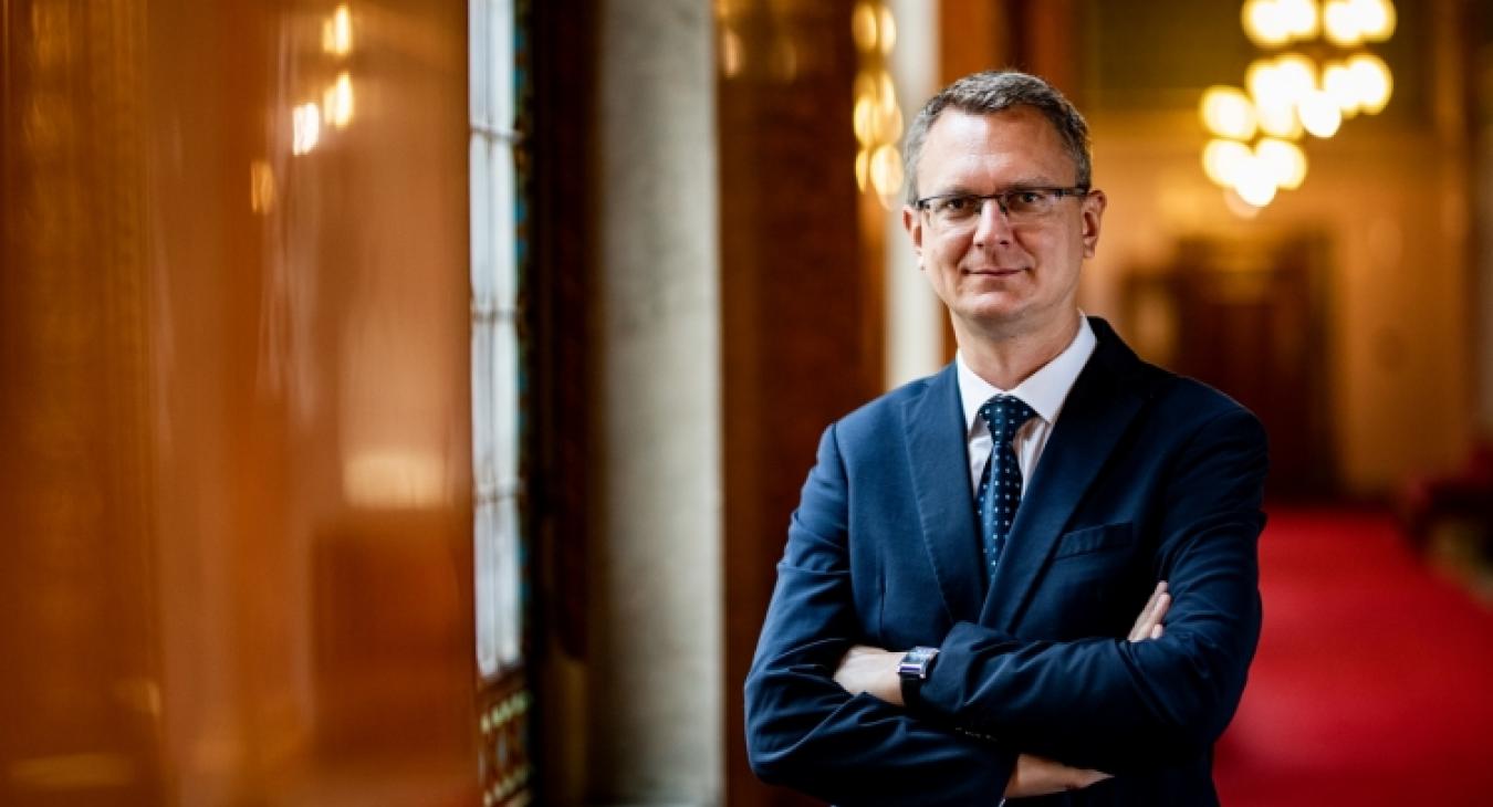 Rétvári Bence és köre 8700 milliót szakított az államtól