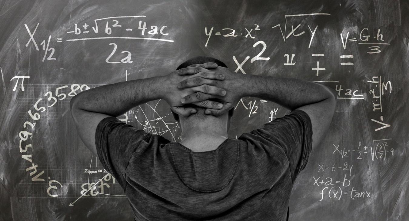 Hogyan módosult a státusztörvény tervezetéhez képest a benyújtott törvényjavaslat?