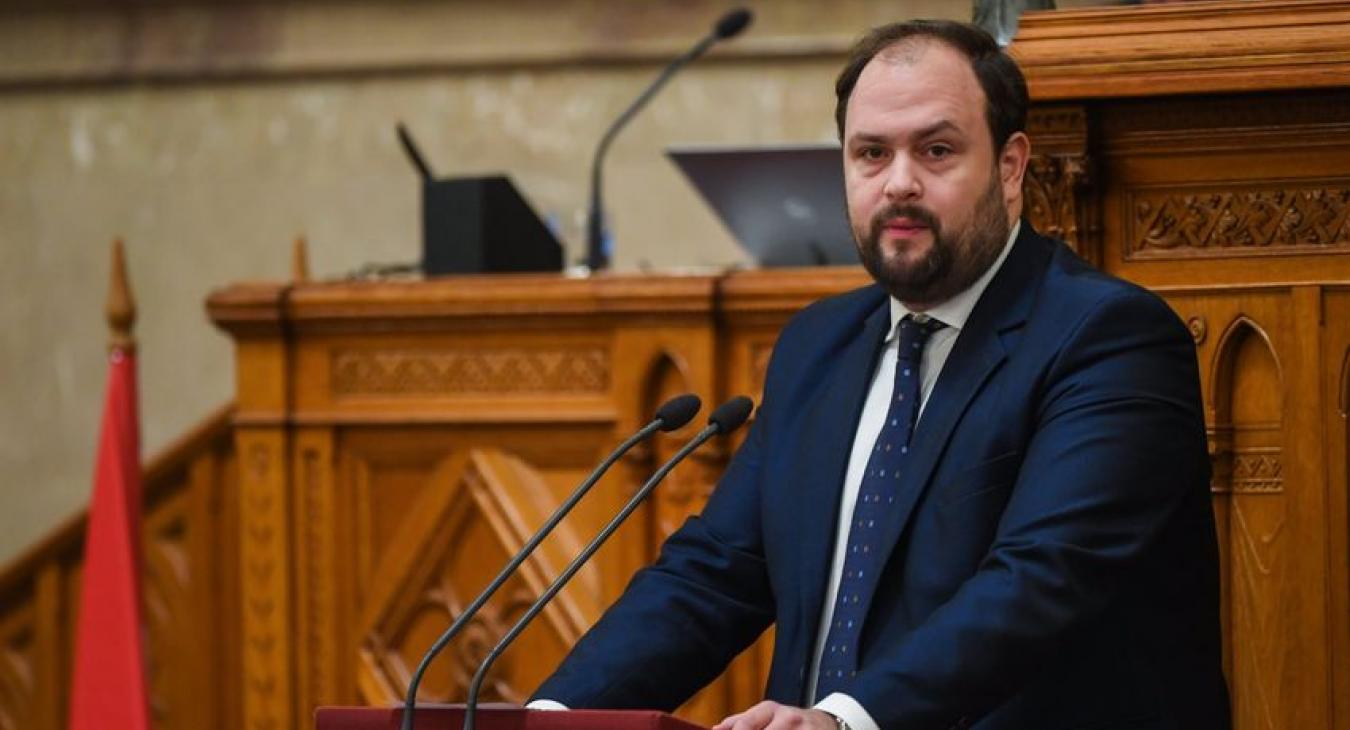 Nacsa Lőrinc elmondta, miért nem emelte még meg a kormány a pedagógusbéreket 