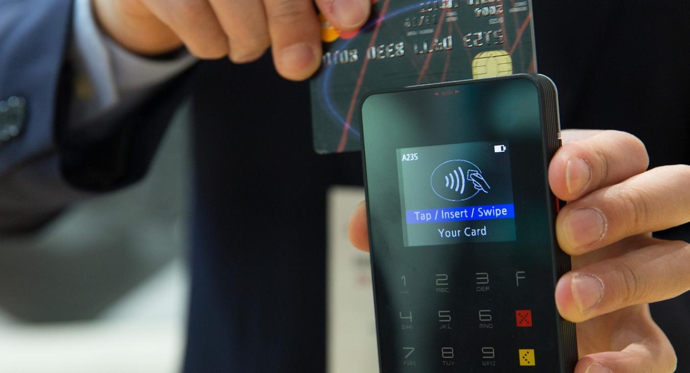 Már csak a boltokon múlik az ingyenes készpénzfelvétel