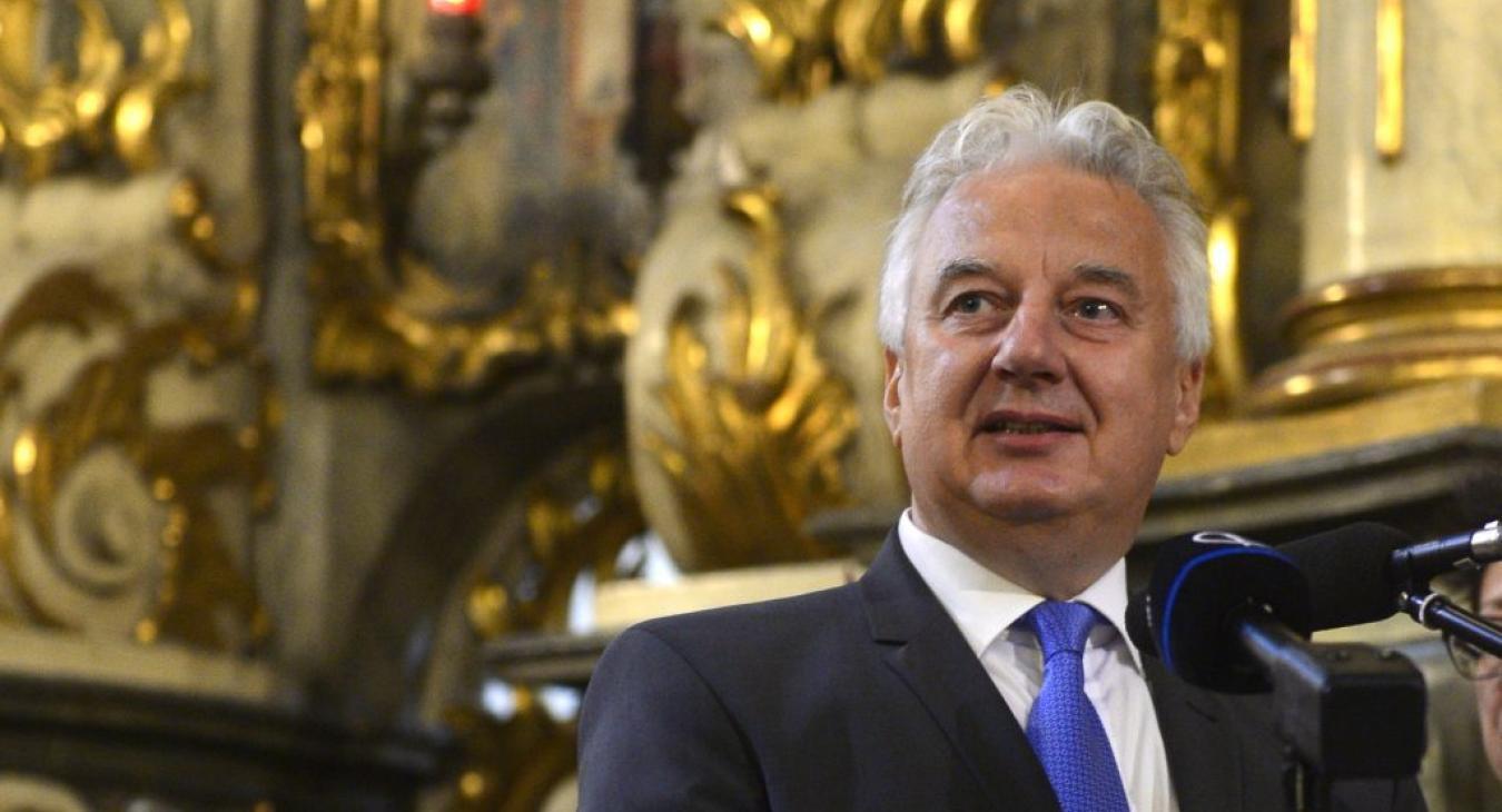 Semjén Zsolt mellétrafált