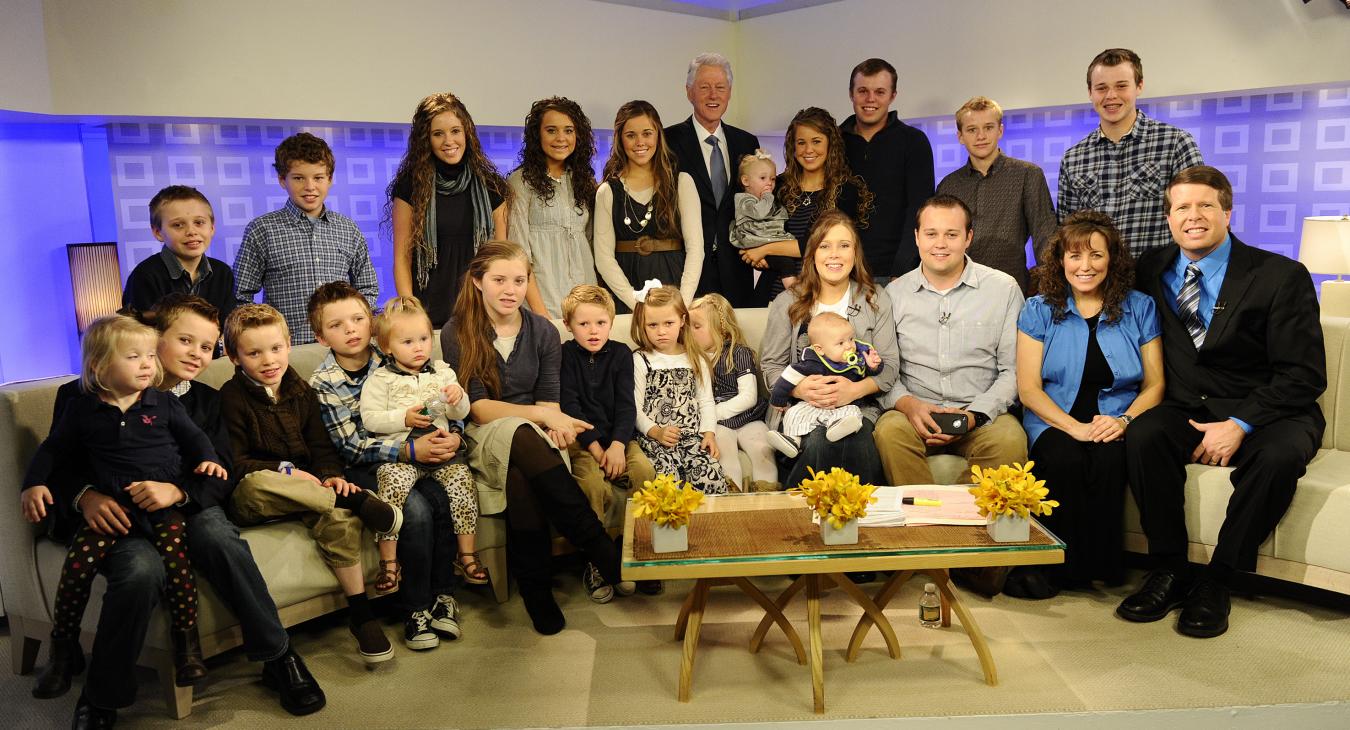 A világ a keblére ölelte a 19 gyerekes amerikai családot, a színfalak mögött a poklok poklát élték meg a gyerekek