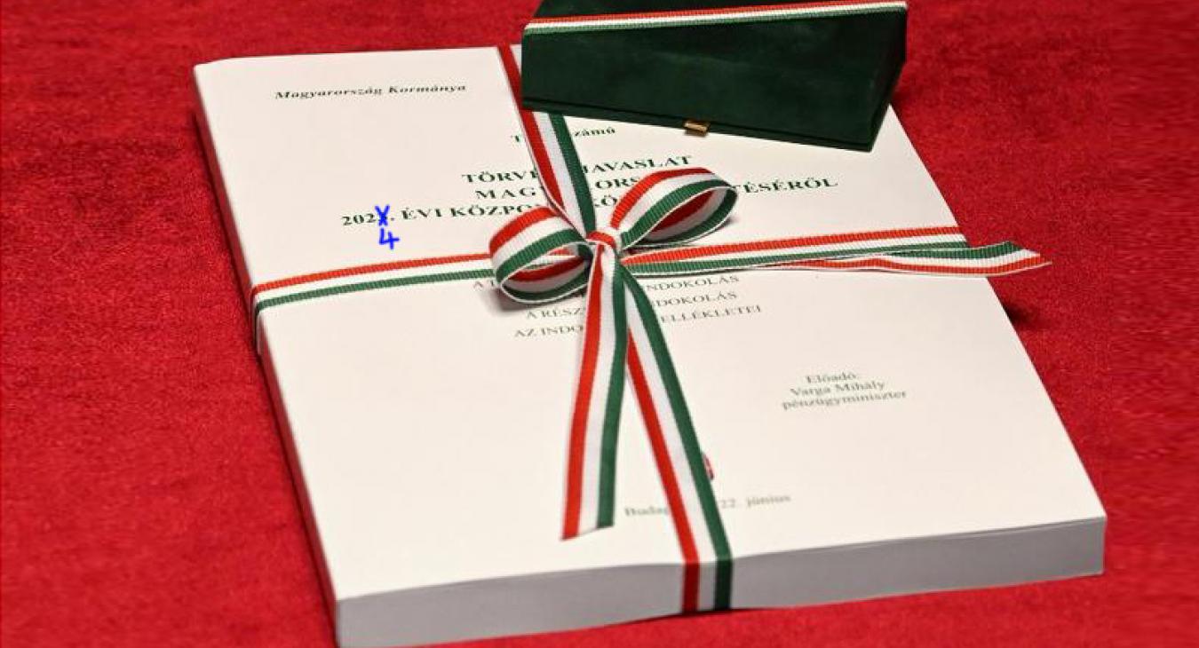 Ma elkezdődik a költségvetés vitája a parlamentben