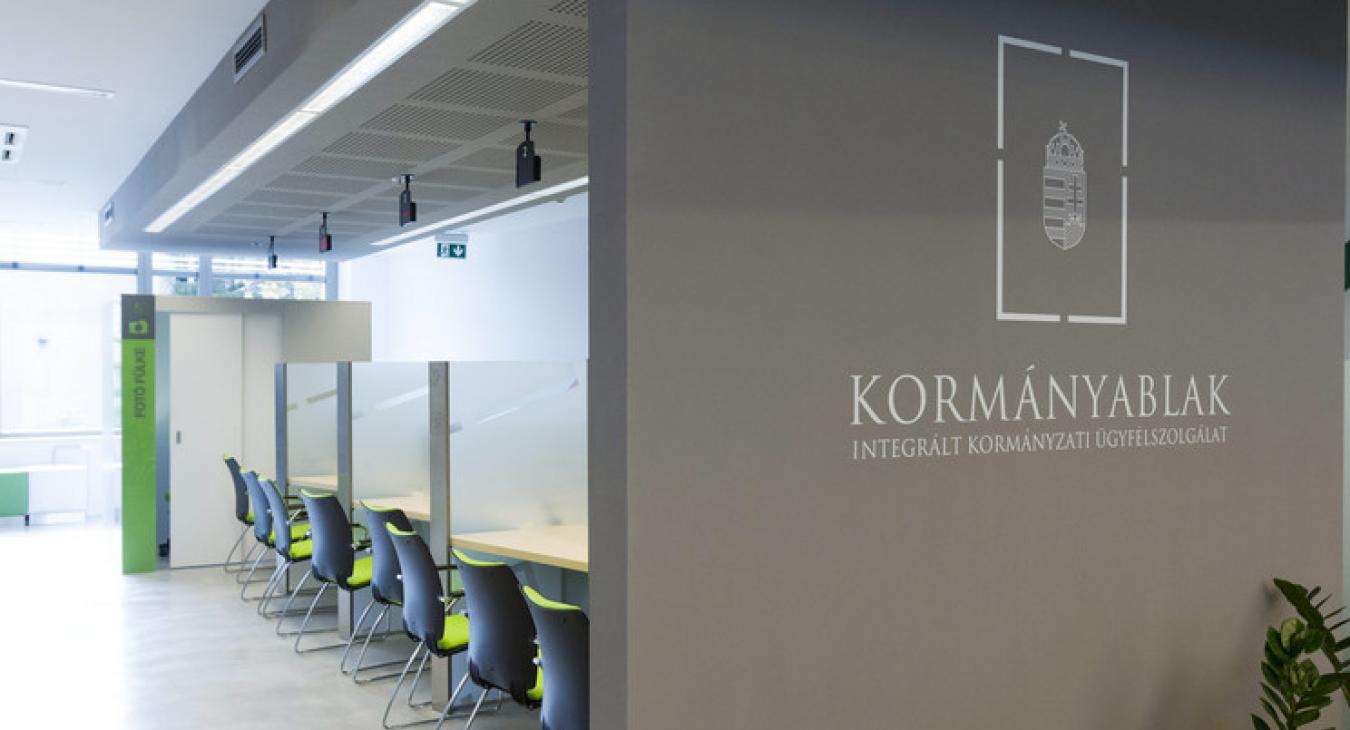 Könnyítenek az autóátíráson és forgalombahelyezésen