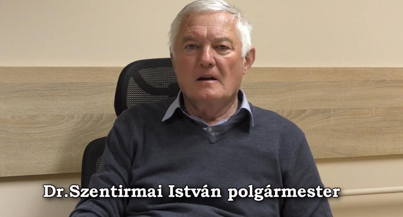 Az ácsi polgármester szerint hisztéria, ami a kínai katódgyárral kapcsolatban zajlik