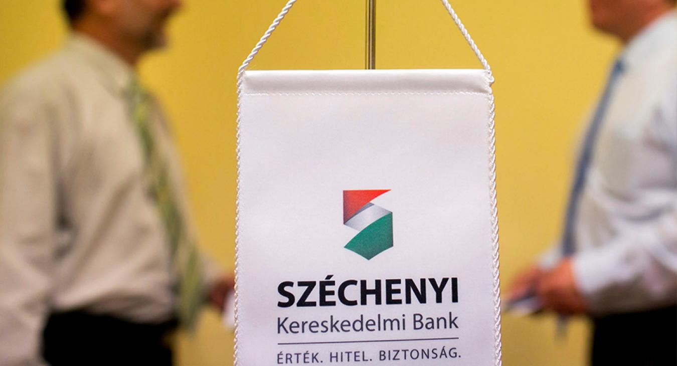 8 év alatt nem sikerült kinyomozni, hogy egy Fidesz-közeli milliárdos megroggyant bankjába miért pakolt rengeteg pénzt az állam