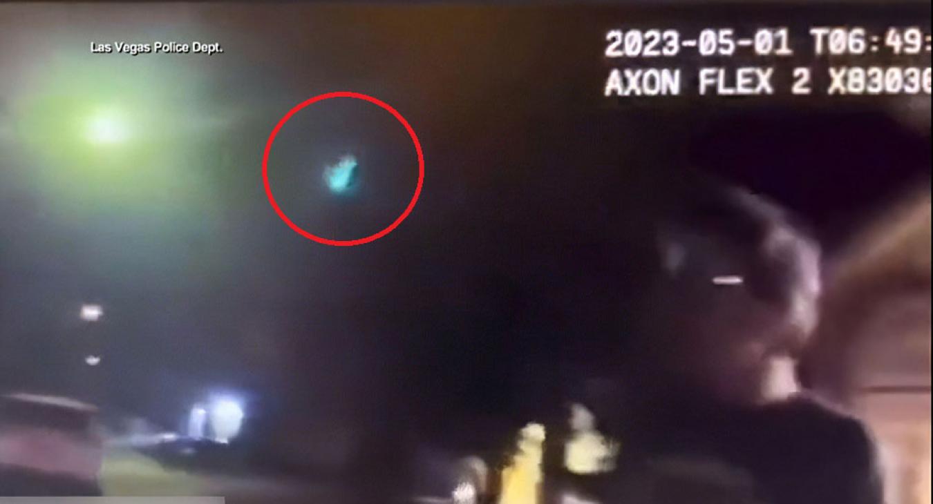 Kihívták a rendőrséget, mert UFO zuhant a kertjükbe