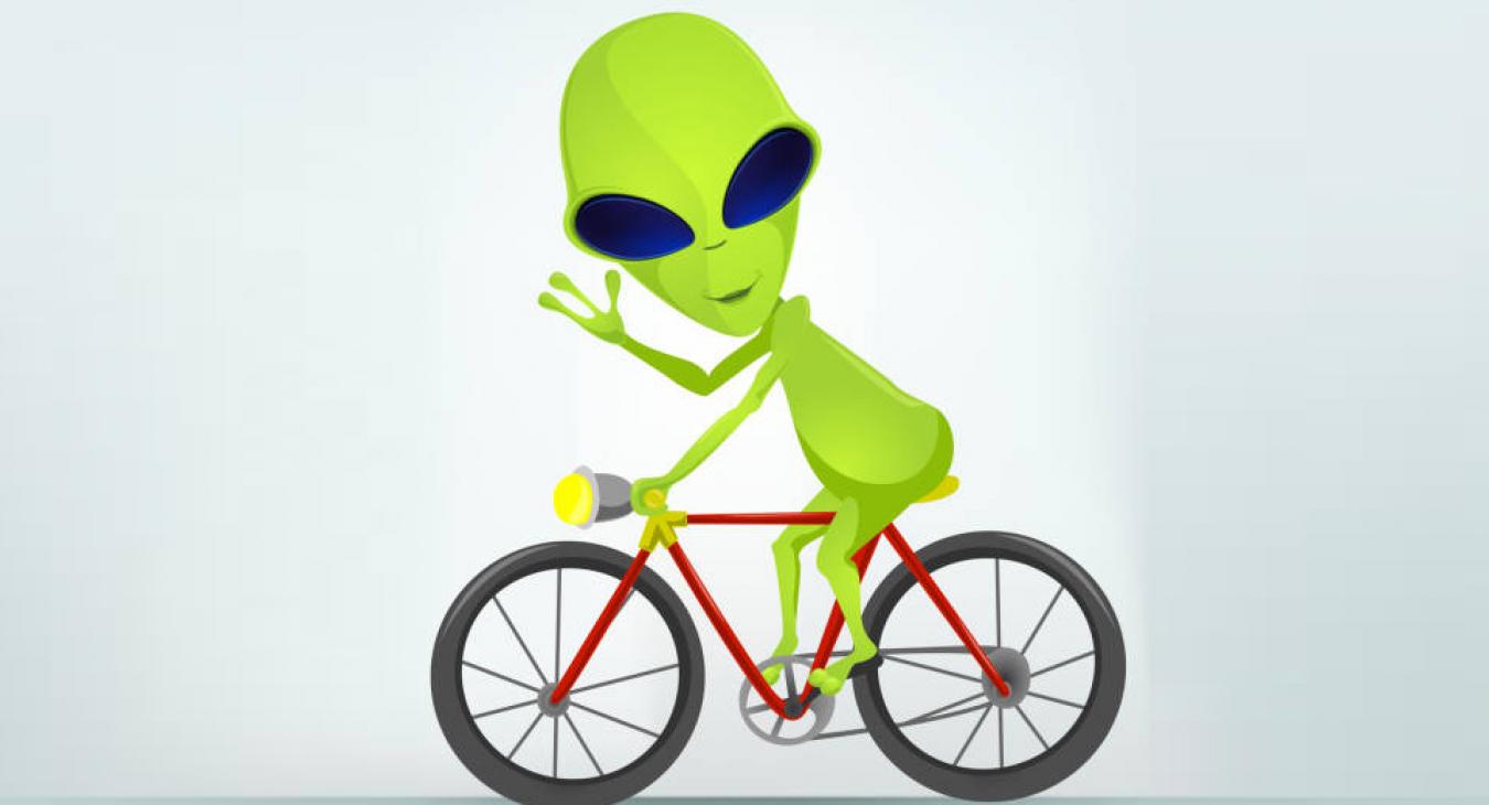 Űrlényeknek látják a bicajosokat a közlekedők