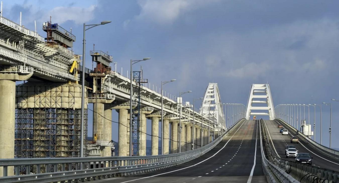 Robbanás volt a Kercsi-hídon, az oroszok két civil haláláról számoltak be