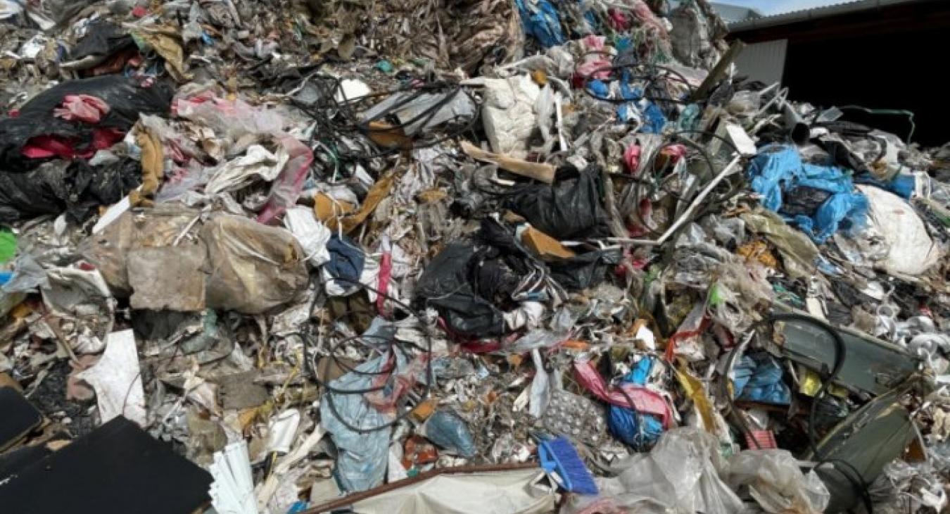 Majdnem 2000 tonna olasz szemetet hozott be az országba
