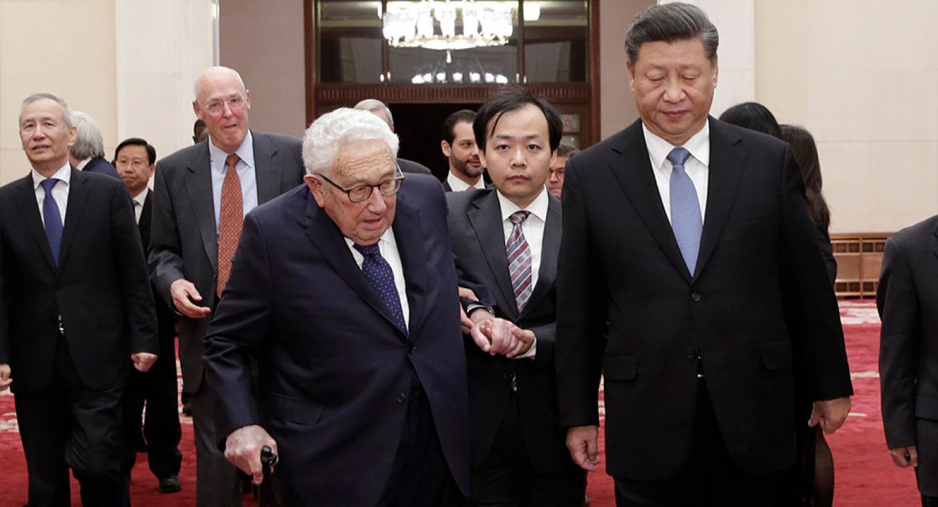 A kínai védelmi miniszter Henry Kissingerrel tárgyalt