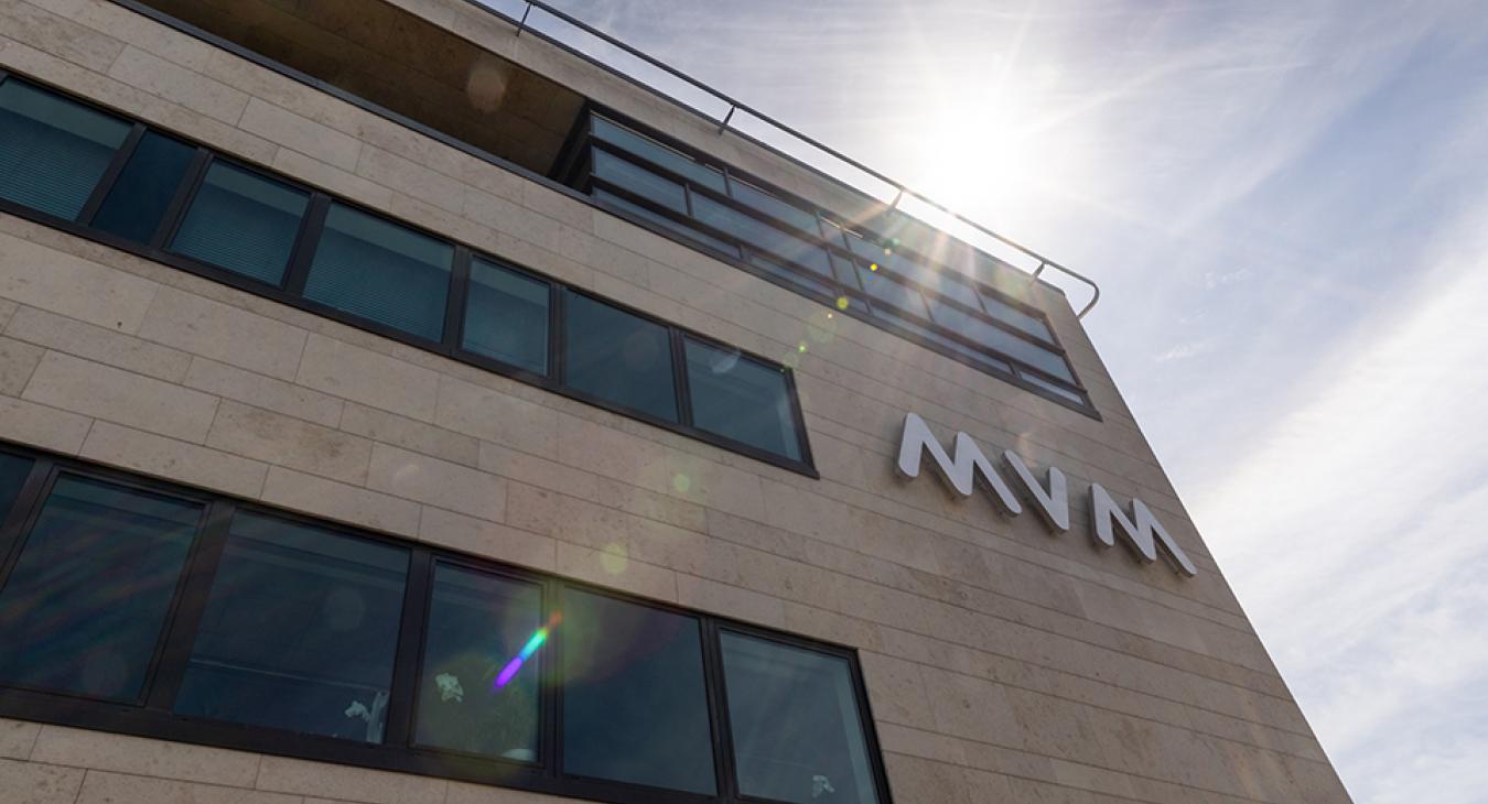 Közel ezermilliárd forint állami támogatást kapott az MVM idén az állami „rezsicsökkentés fenntartására” 