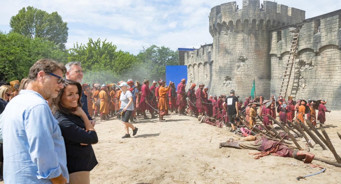 Novák Katalin megtekintette a "magyar Trónok harca" forgatását