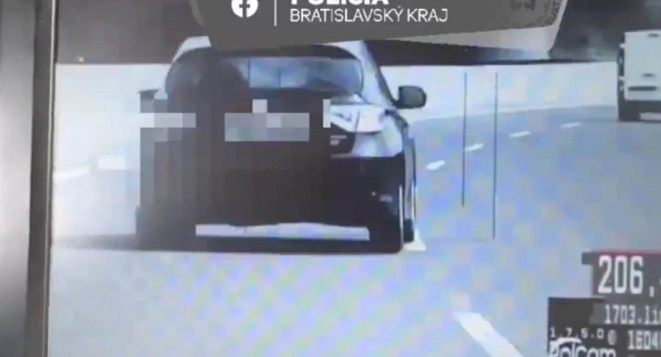 206-tal száguldozott egy részeg női sofőr Szlovákiában - VIDEÓ