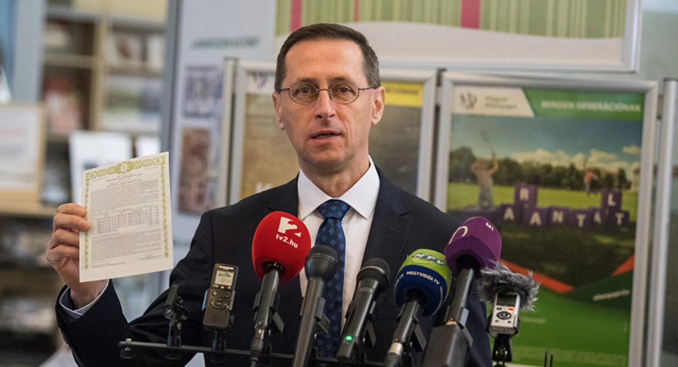 Vegyél állampapírt, közben lenyomják a kamátát