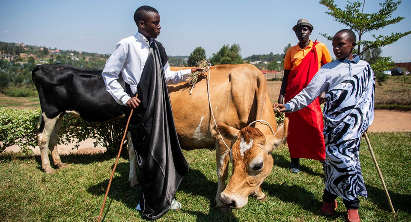 Novák Katalain teneket (is) ajándékozott