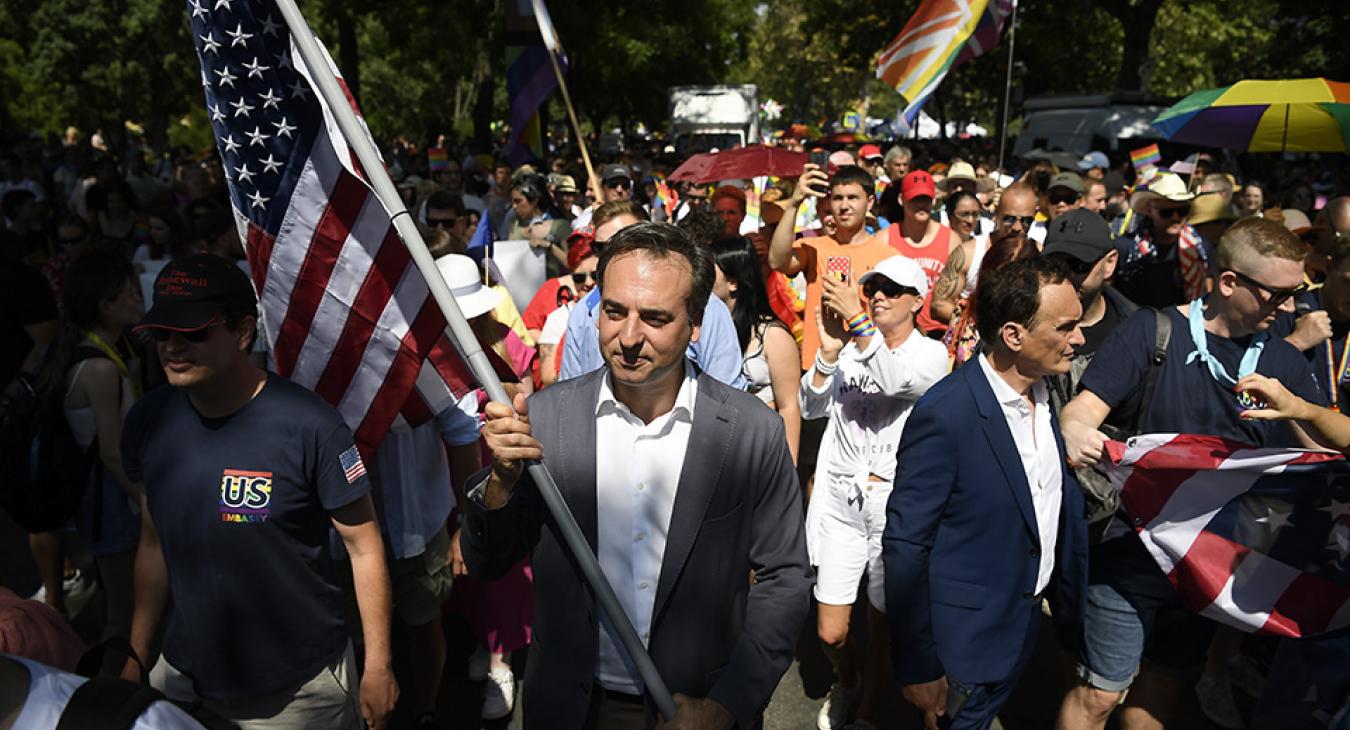 Zajlik a 28. Budapest Pride, az amerikai nagykövet is tiszteletét tette
