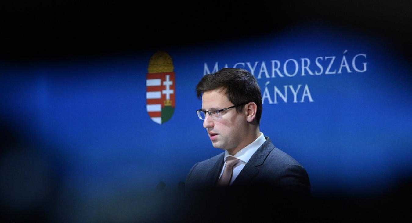 Szakmaiatlan, áldozathibáztató és lényegi tényezőket mellőző volt Gulyás Gergely kijelentése