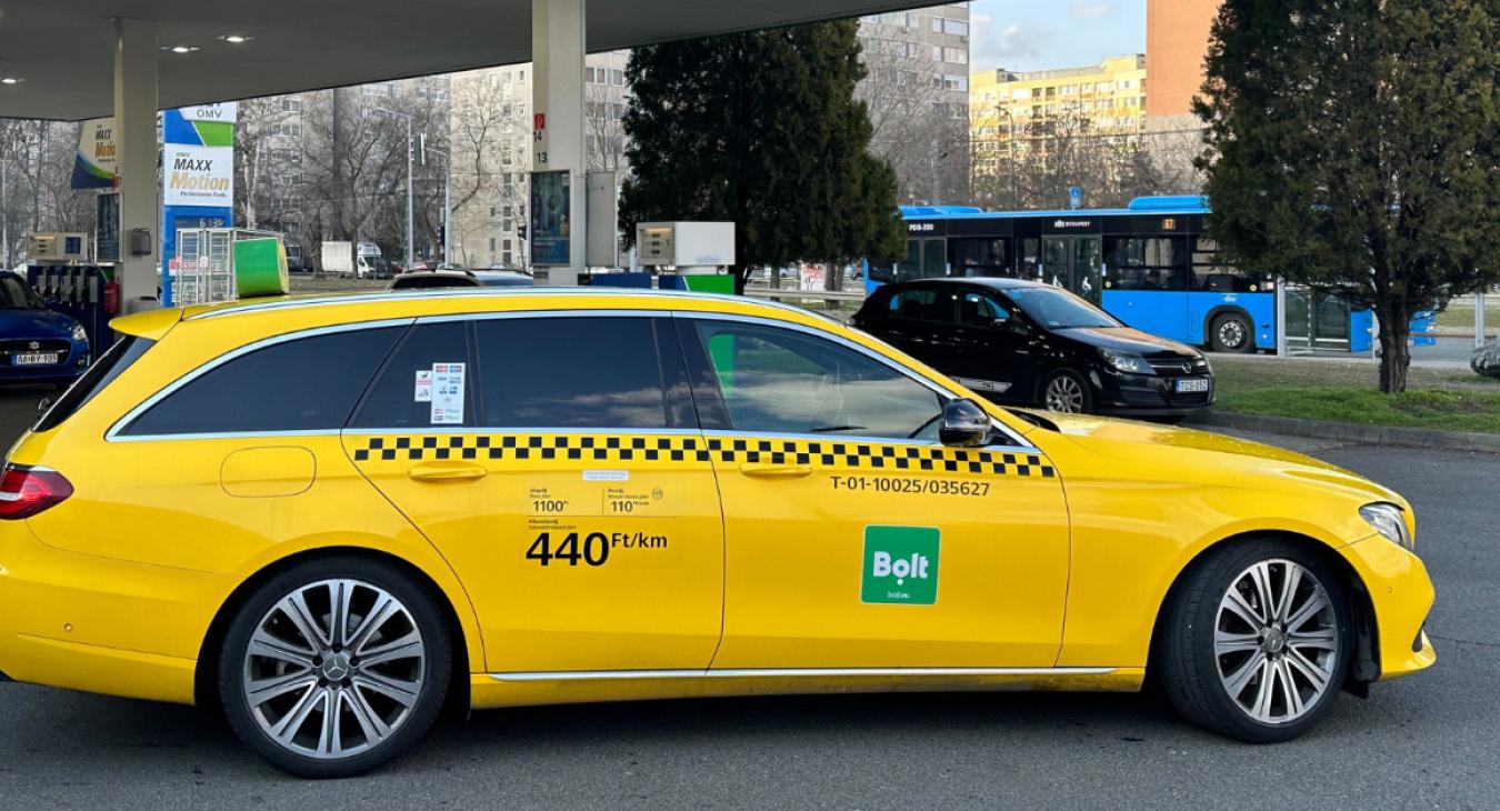 Az Uber után újabb cég került a taxisok célkeresztjébe