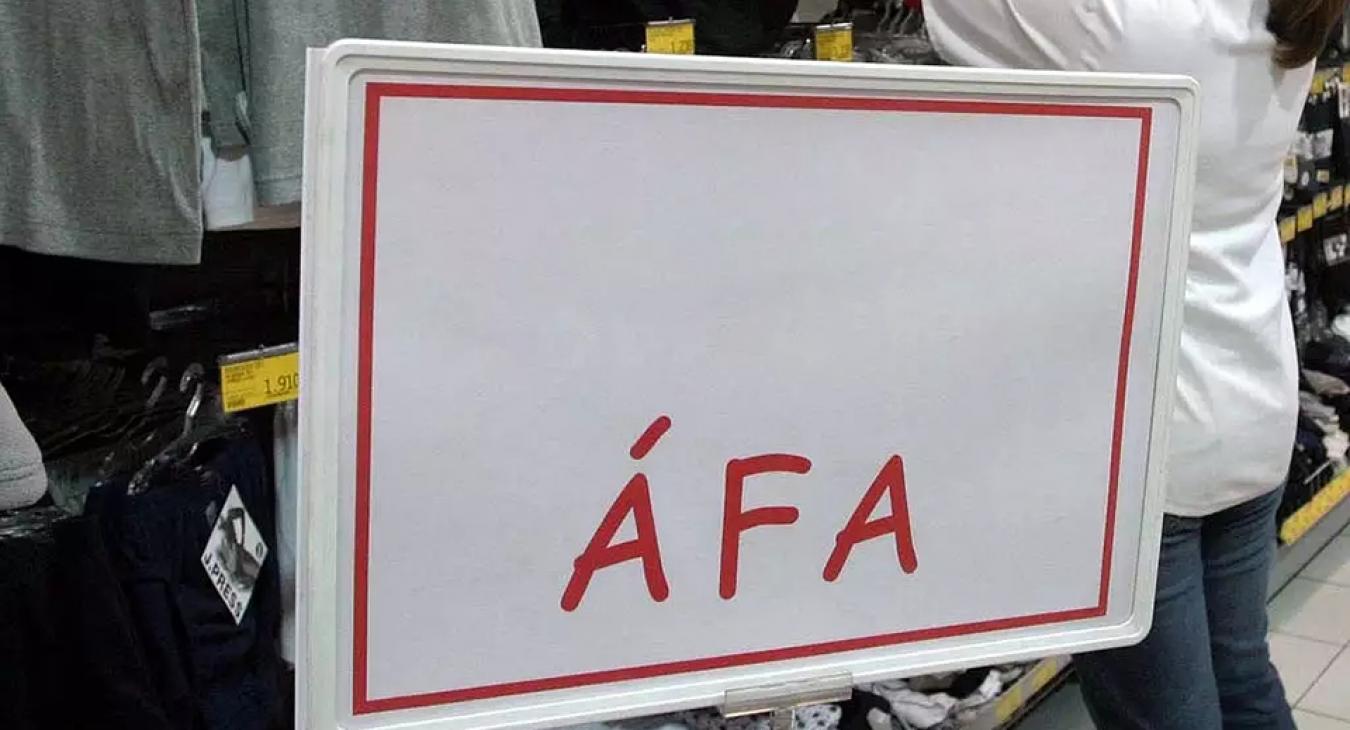 Túlköltekezett az Orbán-kormány, a bevételek messze elmaradtak