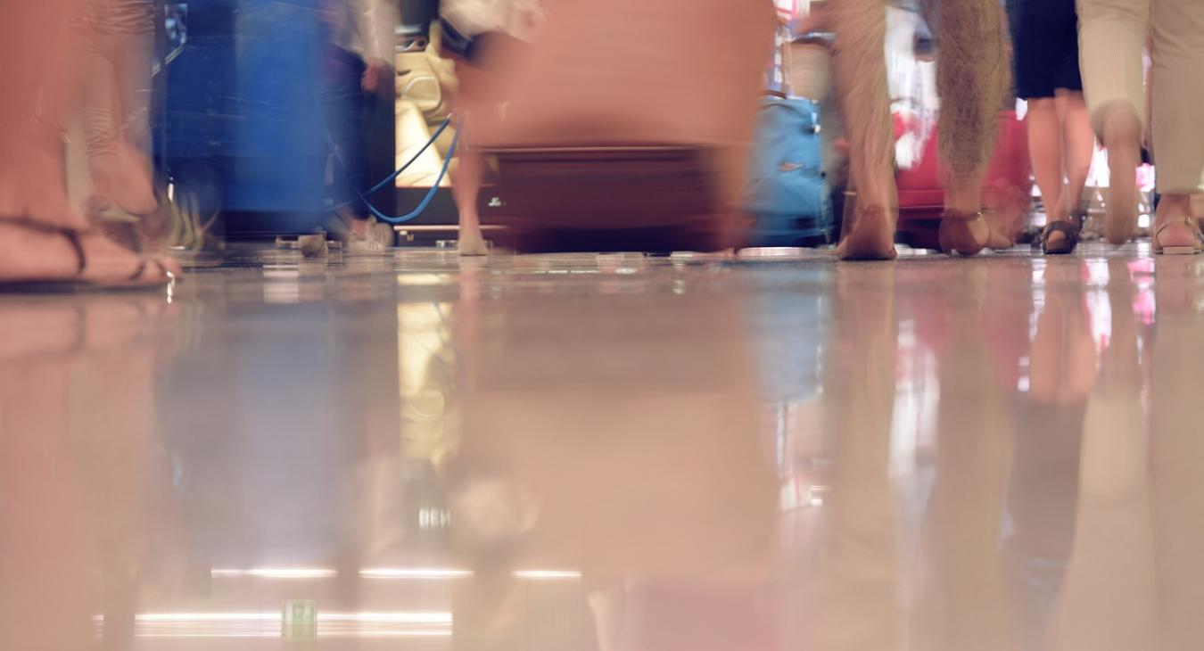 Nem bírják tovább a magyarok: egyre többen özönlenek külföldre, ide menekünek