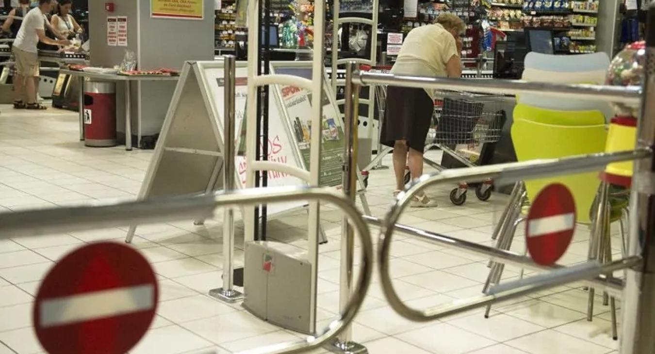 Sorban jönnek a vészjósló adatok, hogy lesz ebből magyar kilábalás?