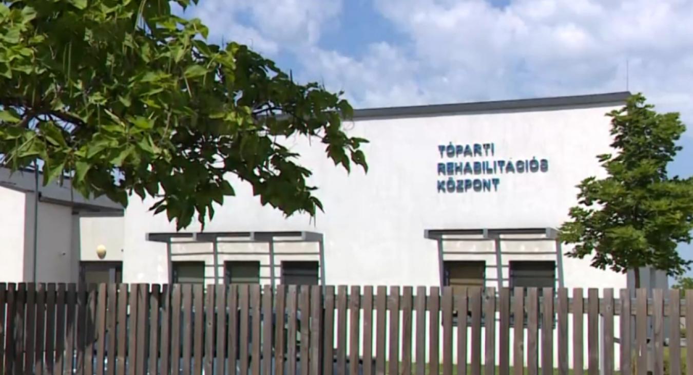 Akkugyár munkásszállója lett, pedig beteg gyerekek üdülésére hozták rendbe uniós pénzből a hotelt