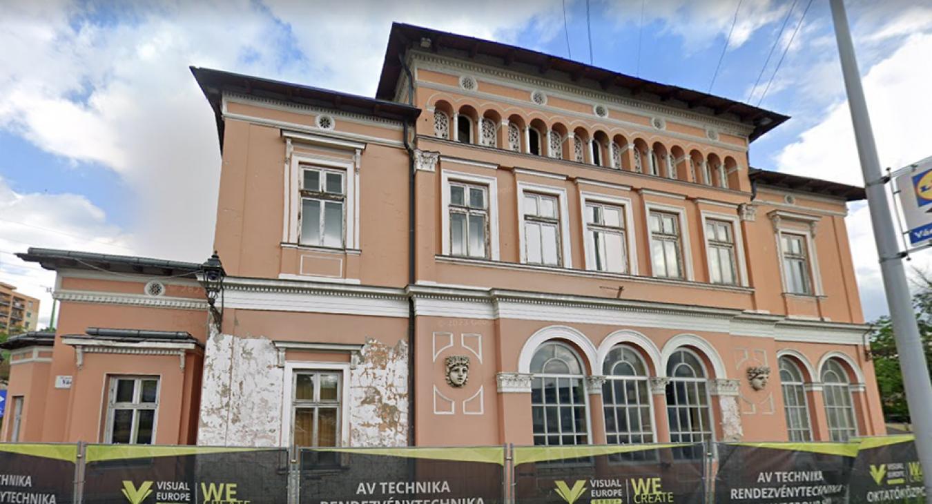 A rendőrség szerint nem hűtlen kezelés, ha több százmilliós buktával adta el ingatlanait a végrehajtói kar Schadl elfogása idején 