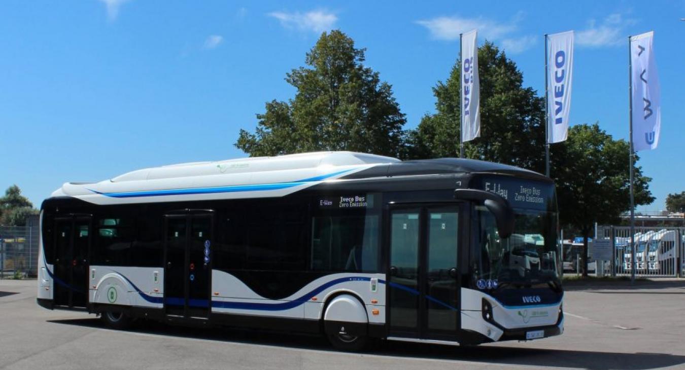 Újabb elektromos autóbusztípust tesztel a Volánbusz Székesfehérváron