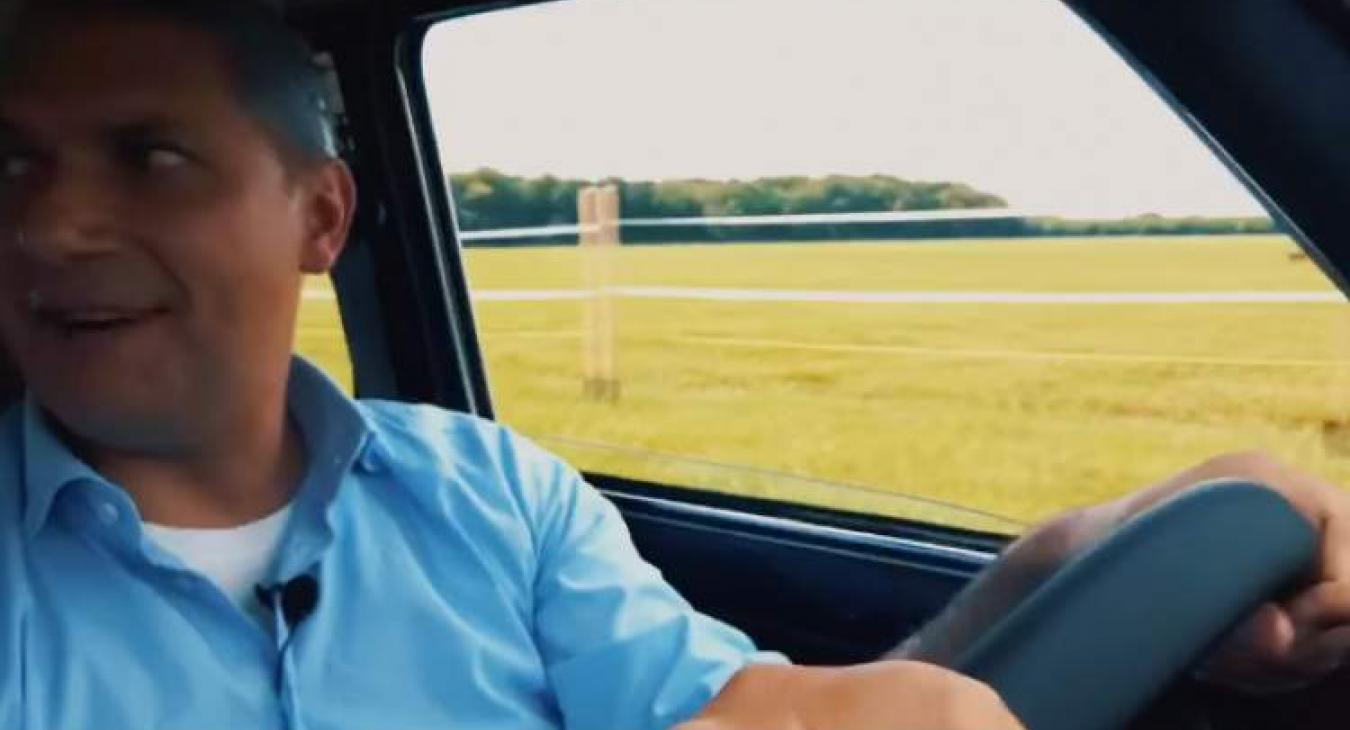 Lázár János tárcája a KRESZ és a "B"-s jogosítvány megszerzésének feltételrendszerének felülvizsgálatára készül