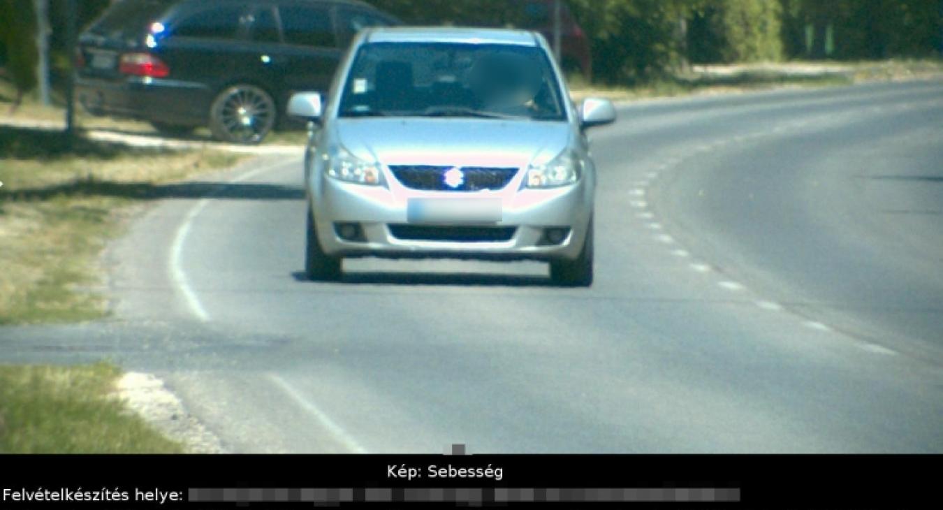 Korábbi sebességtúllépését megdöntve, 2 órán belül kétszer kapta le ugyanaz a traffipax