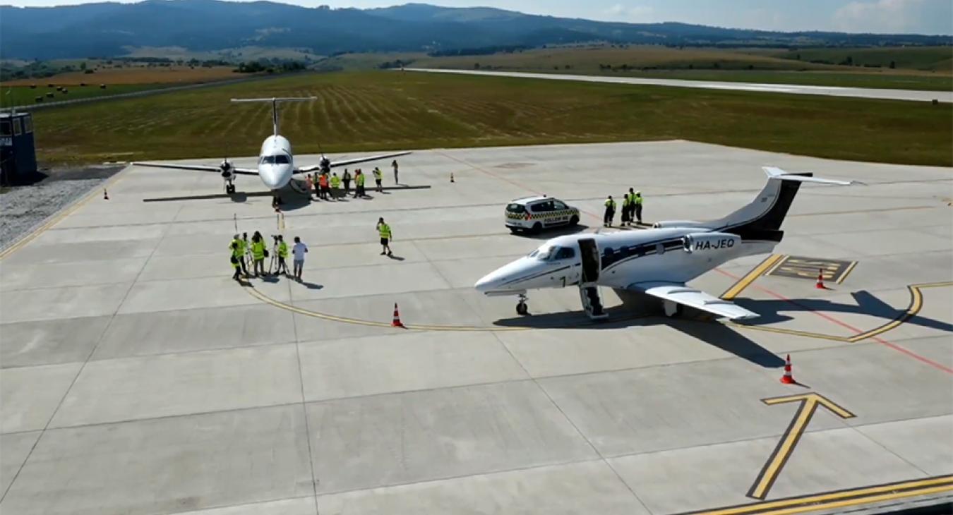 Leszállt az első utasszállító repülőgép Gyergyóremetén