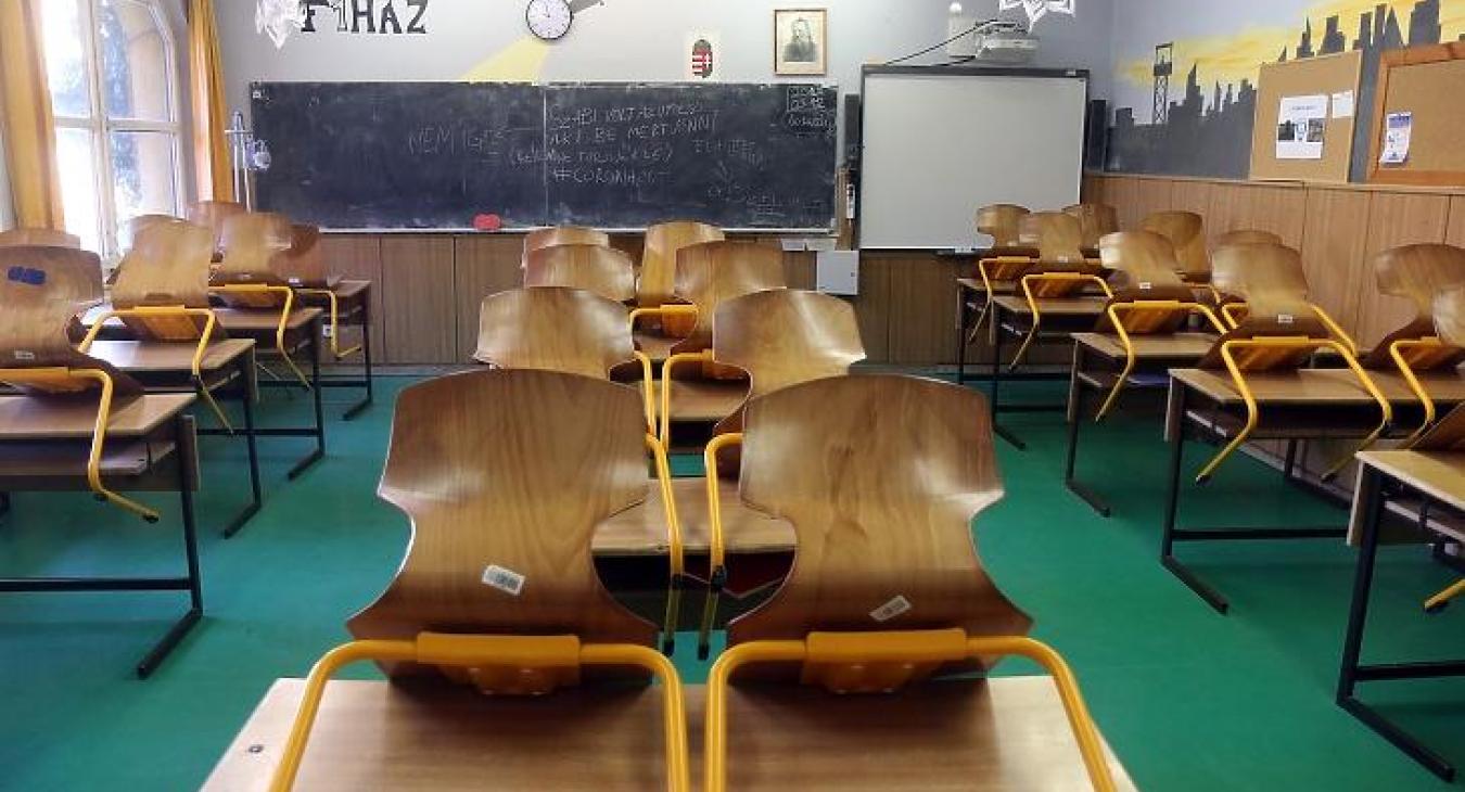 Osztályozták a pedagógusok az Orbán-kormány padagóguséletpálya-modelljét