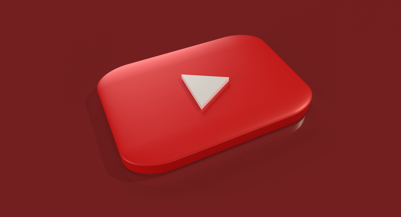 Mesterséges intelligenciával szinkronizálja a Youtube a videókat