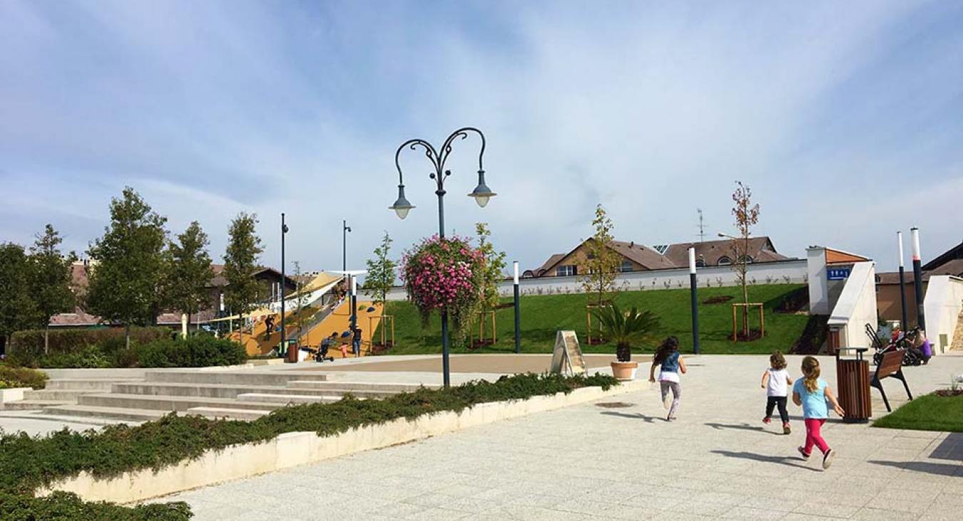 Lement két indiai atléta a gödöllői játszótérre, arab emberkereskedőknek nézték őket 