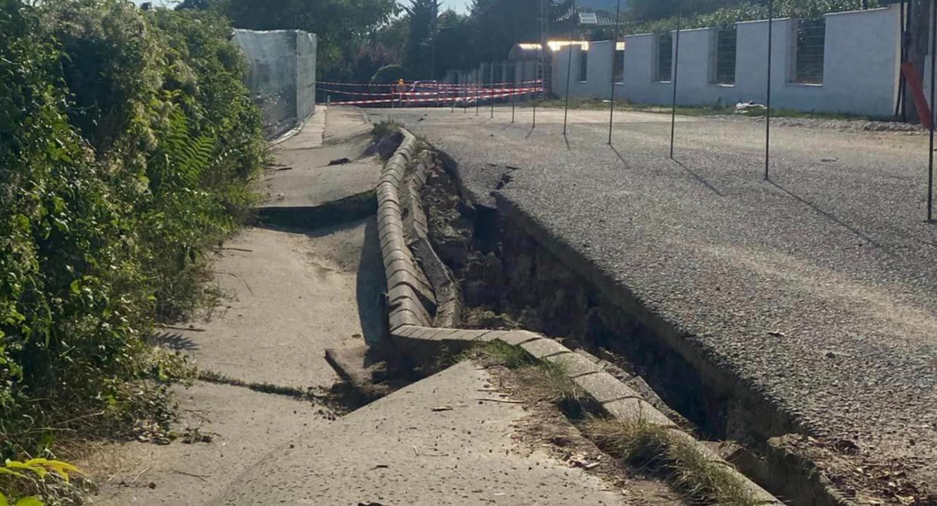Fittyet hányt a kormányhivatal a süllyedő újbudai utcával kapcsolatos figyelmeztetésekre 