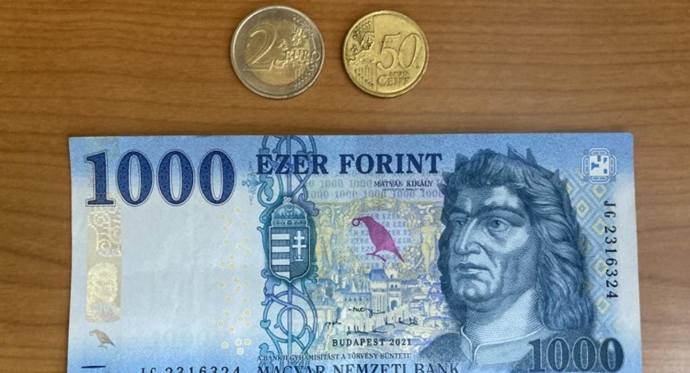 A világ egyik, ha nem a legszebb váltópénzévé silányították a forintot