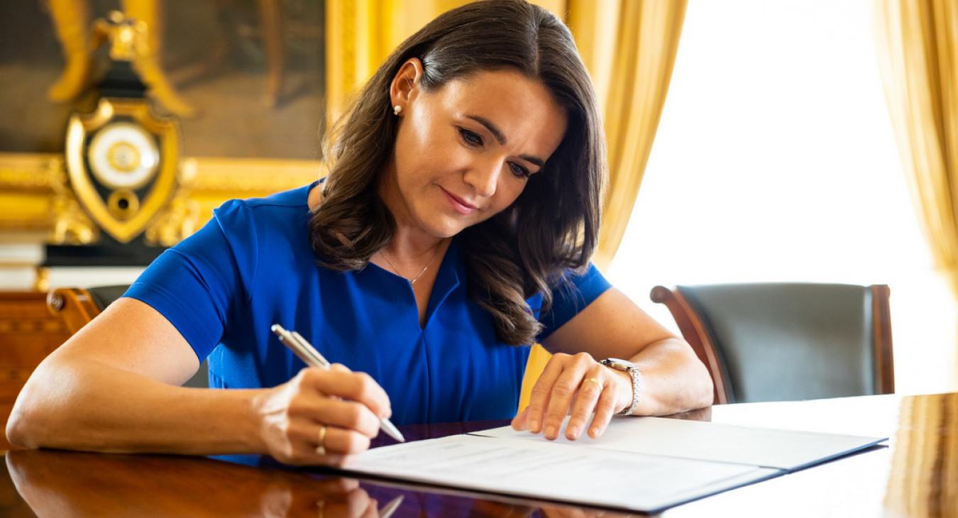 Novák Katalin aláírta Sándor Fegyir befogadó nyilatkozatát