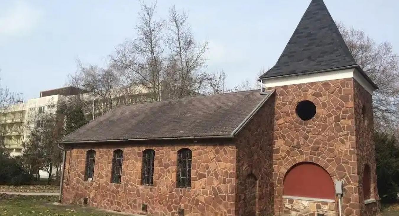 Pénzt kérnek Aligán a templomba igyekvőktől, mert ott van egy NER-ingatlan 