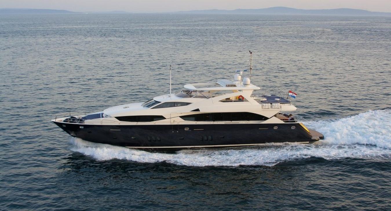 Átok ül a bukott magyar ásványvízkirály jachtján