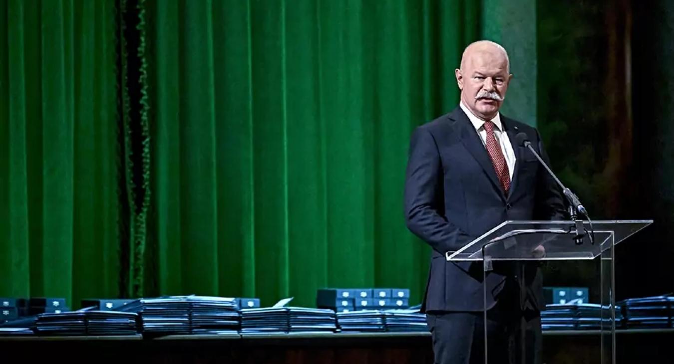 Csák Jánost elárasztották a világ minden tájáról érkező tiltakozó levelek