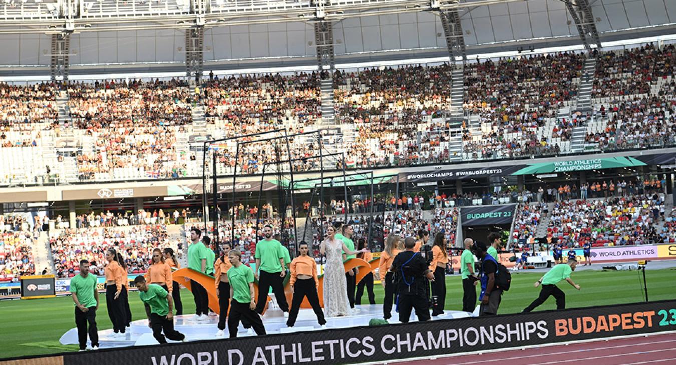 Sok volt az üres szék az atlétikai világbajnokság megnyitóján, de Mészáros Lőrinc szerencsére hazaért a jachtozásból 