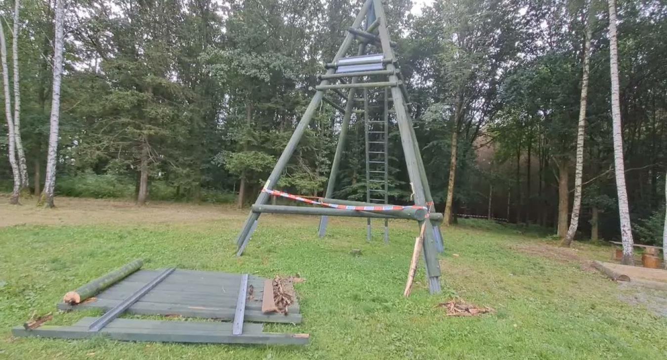 Mélybe zuhantak a cseh gyerekek 