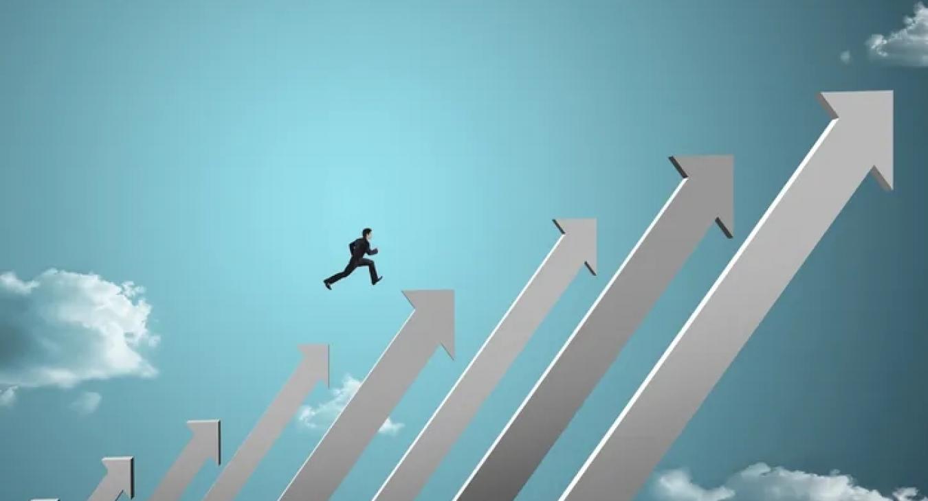 Csúcsra járnak a devizakölcsönök, az akkumulátorgyárak a hitelpiacot is megforgatták 