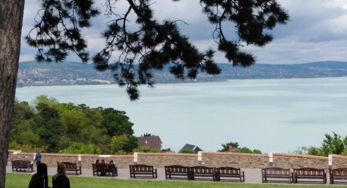 Jogilag lépne fel a Balatoni Kör elnöke azok ellen, akik szerint Horvátország olcsóbb, mint a Balaton