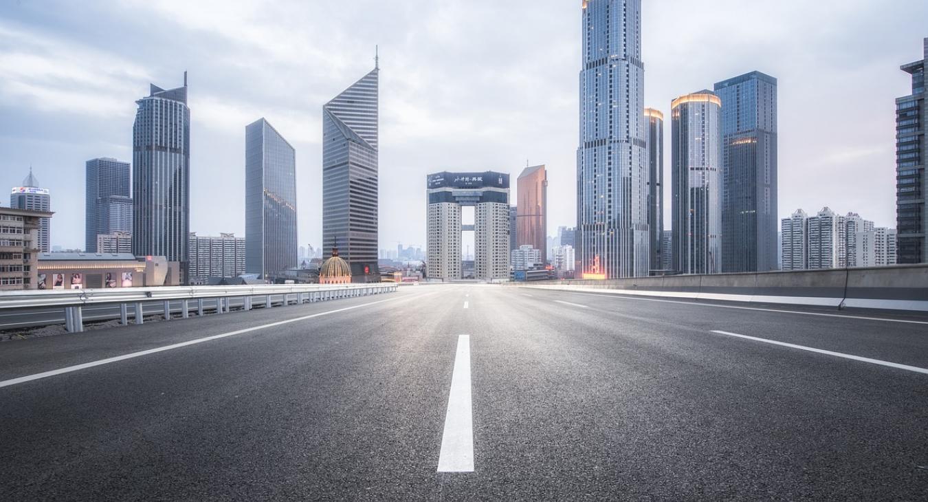 Tandemben omlanak össze Kína legfontosabb ágazatai